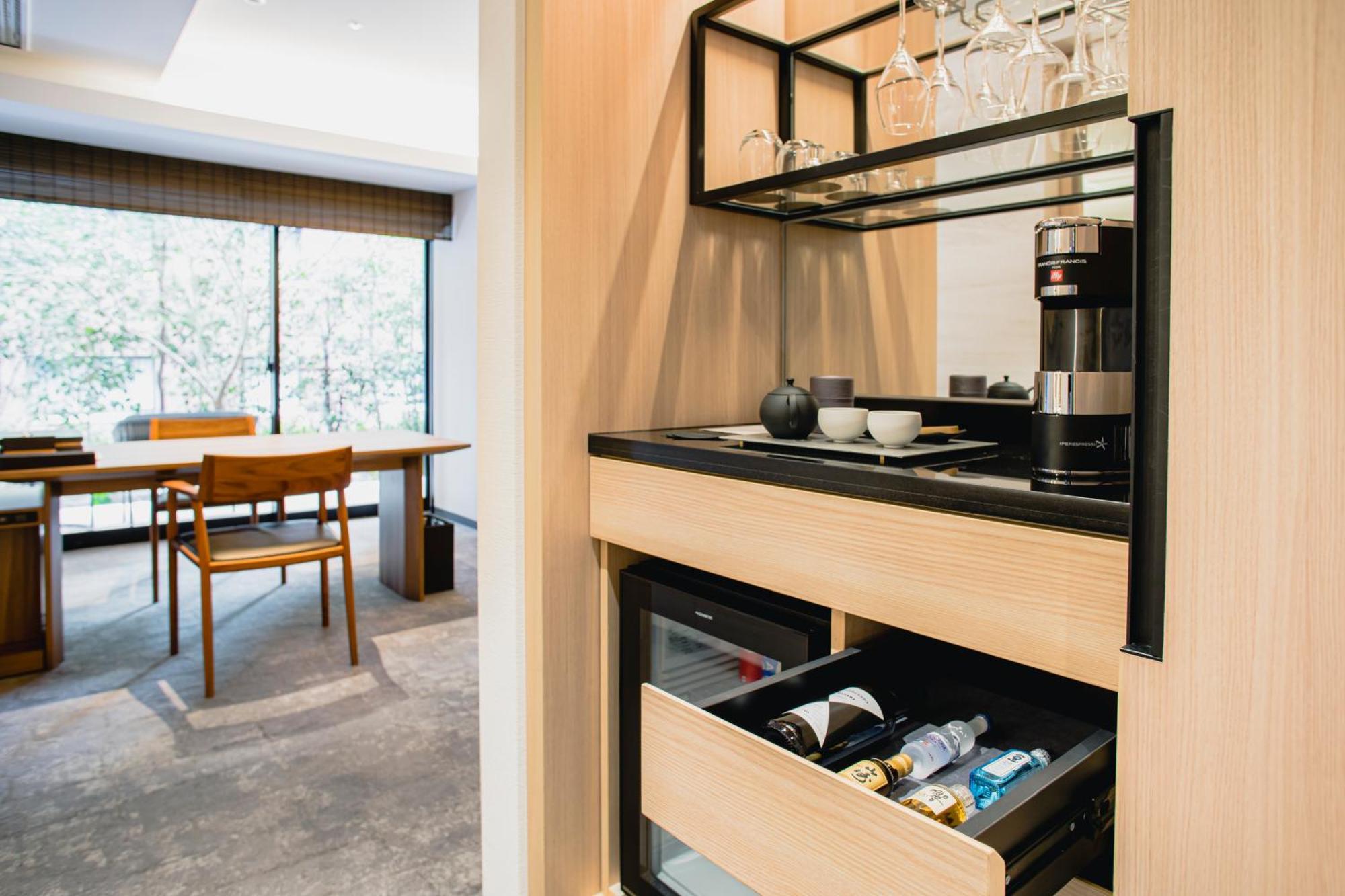 The Thousand Kyoto Exterior photo A wet bar in a hotel